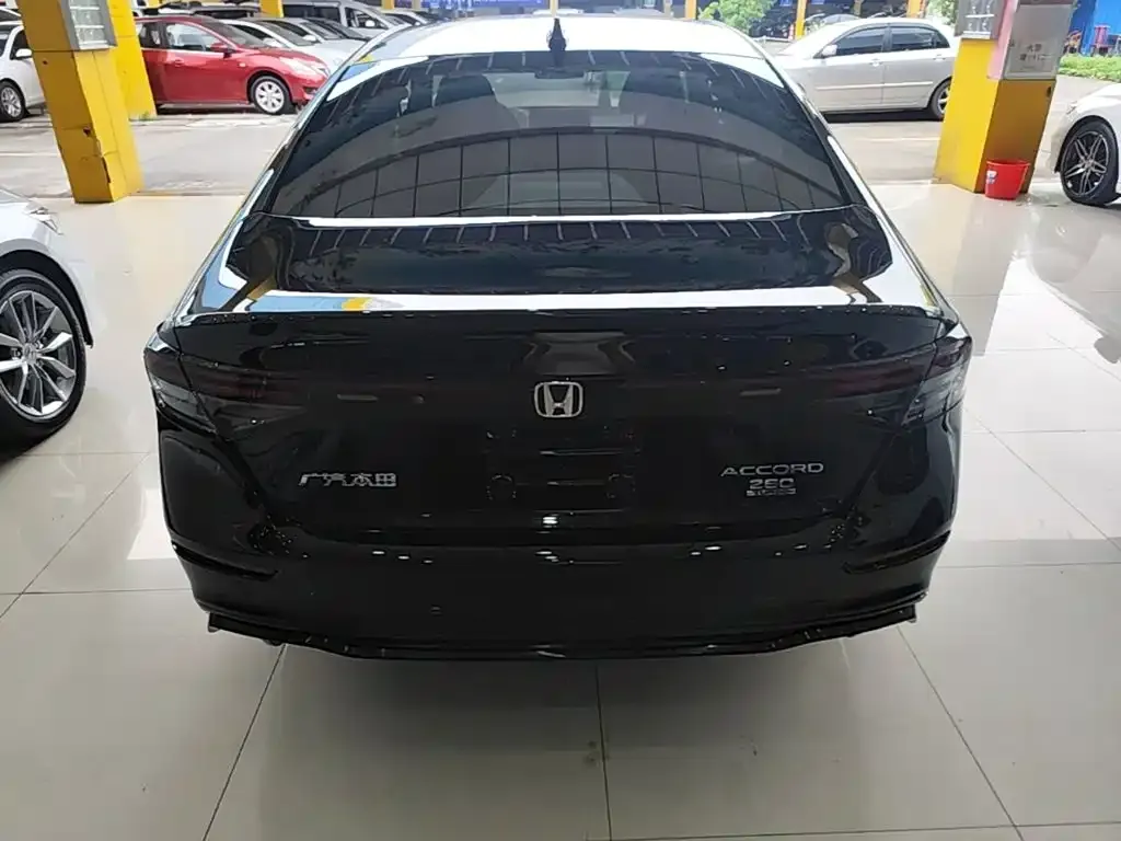 Honda Accord — фото 4