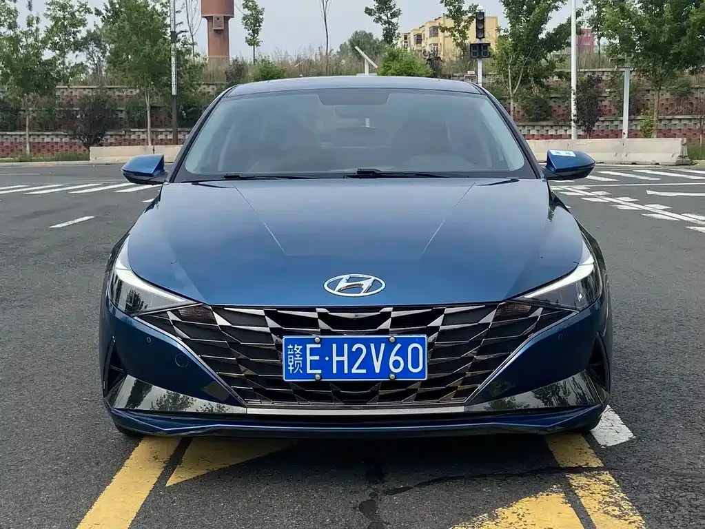 Hyundai Elantra — фото 10
