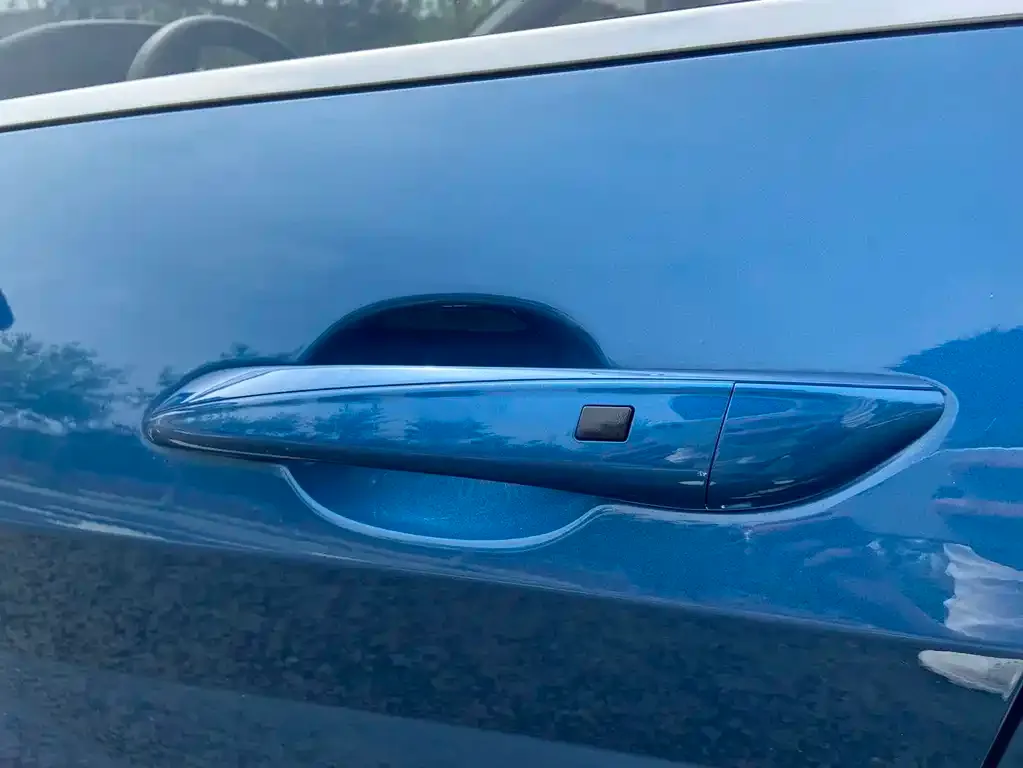 Hyundai Elantra — фото 2