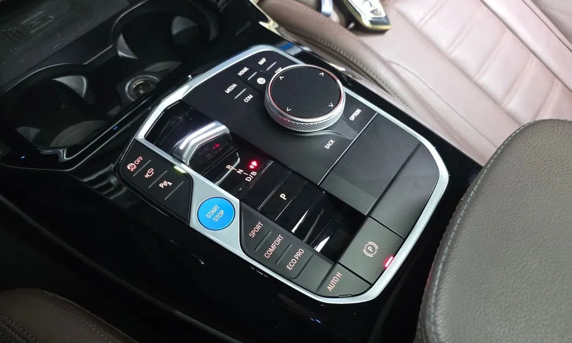 BMW iX3 2023 из KR, фото 4