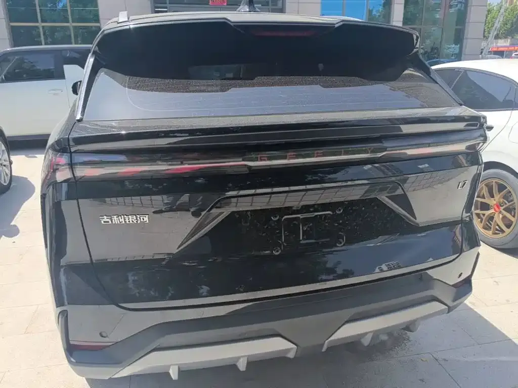 Geely Galaxy L7 — фото 10
