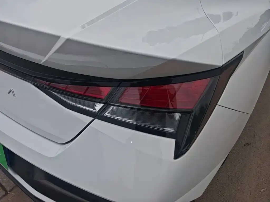 Hyundai Elantra — фото 8