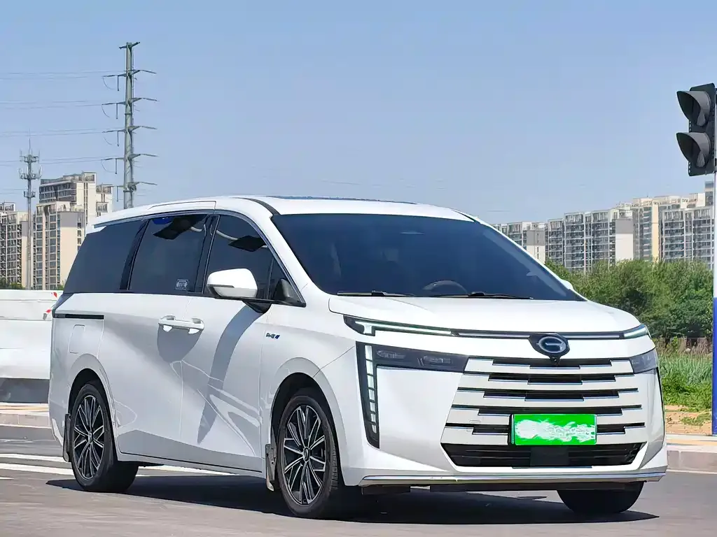 GAC Motor 传祺E8 PHEV — фото 10