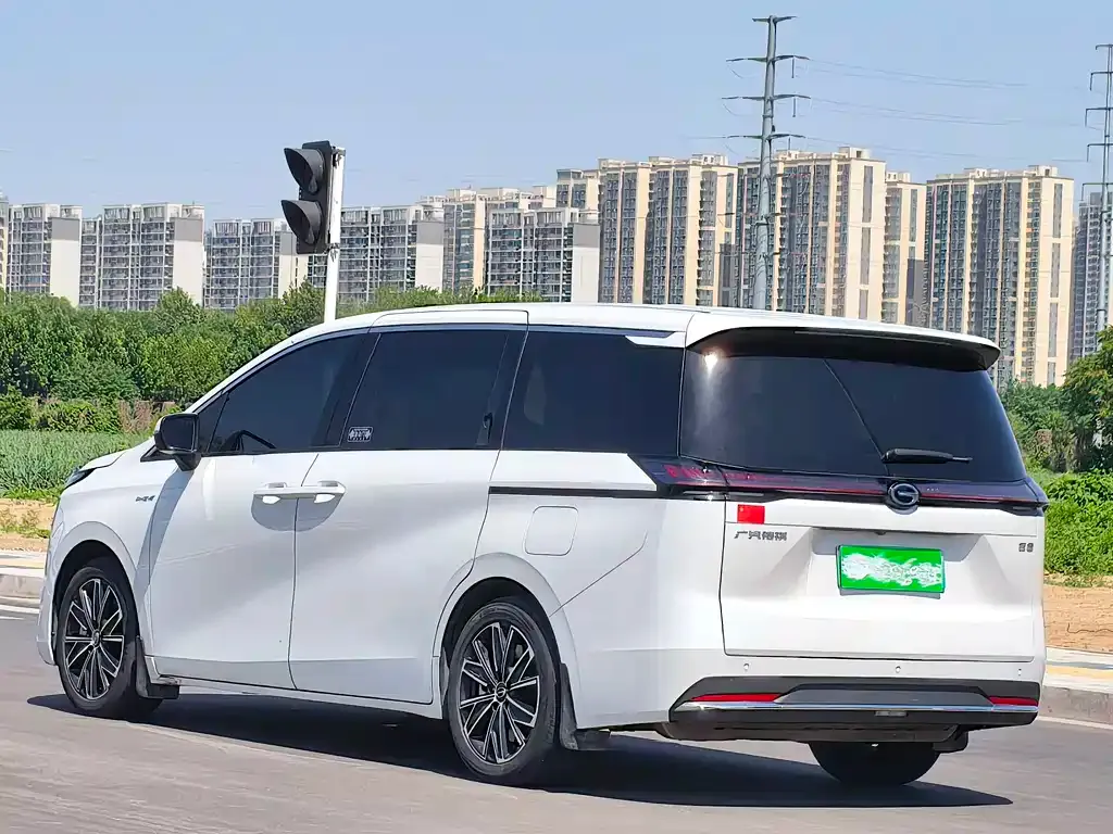 GAC Motor 传祺E8 PHEV — фото 4