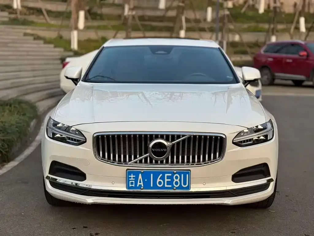 Volvo S90 — фото 10