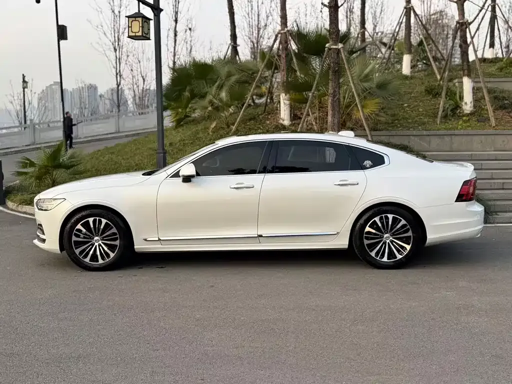 Volvo S90 — фото 8