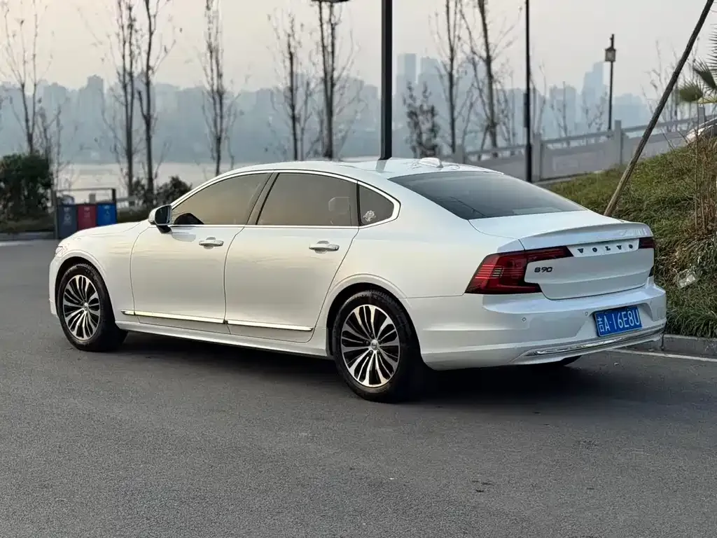 Volvo S90 — фото 9