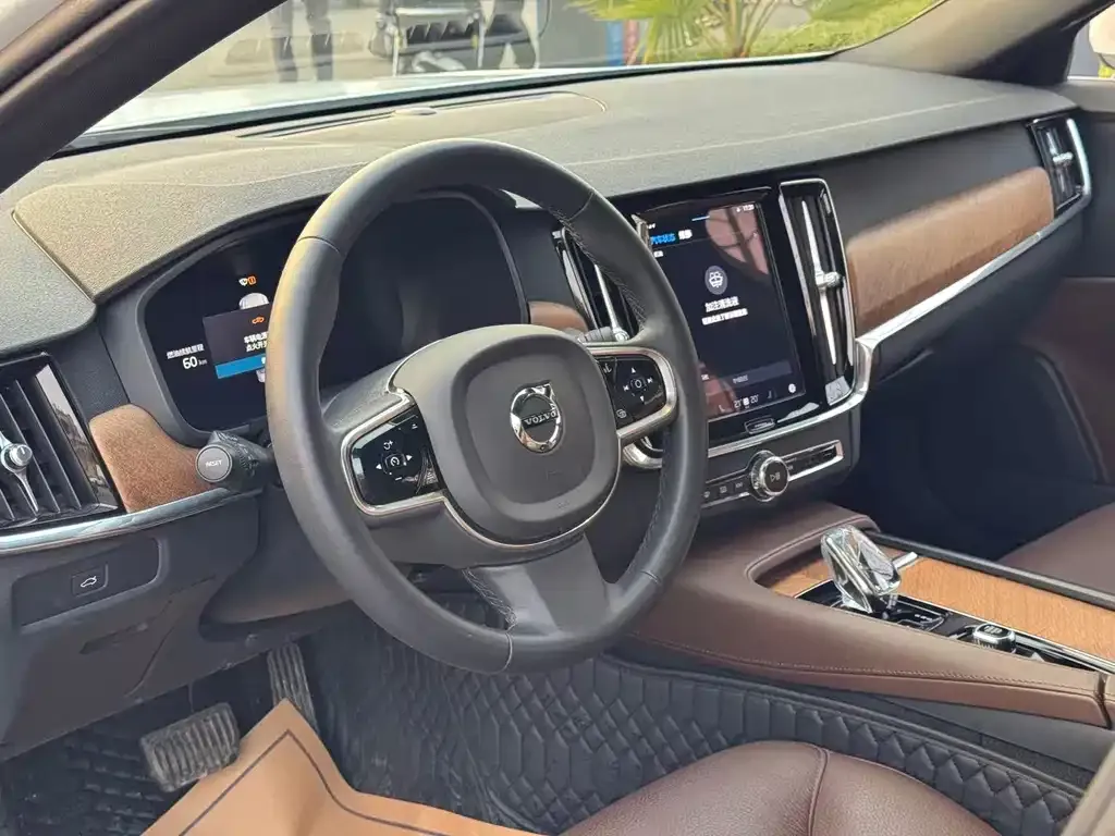 Volvo S90 — фото 4