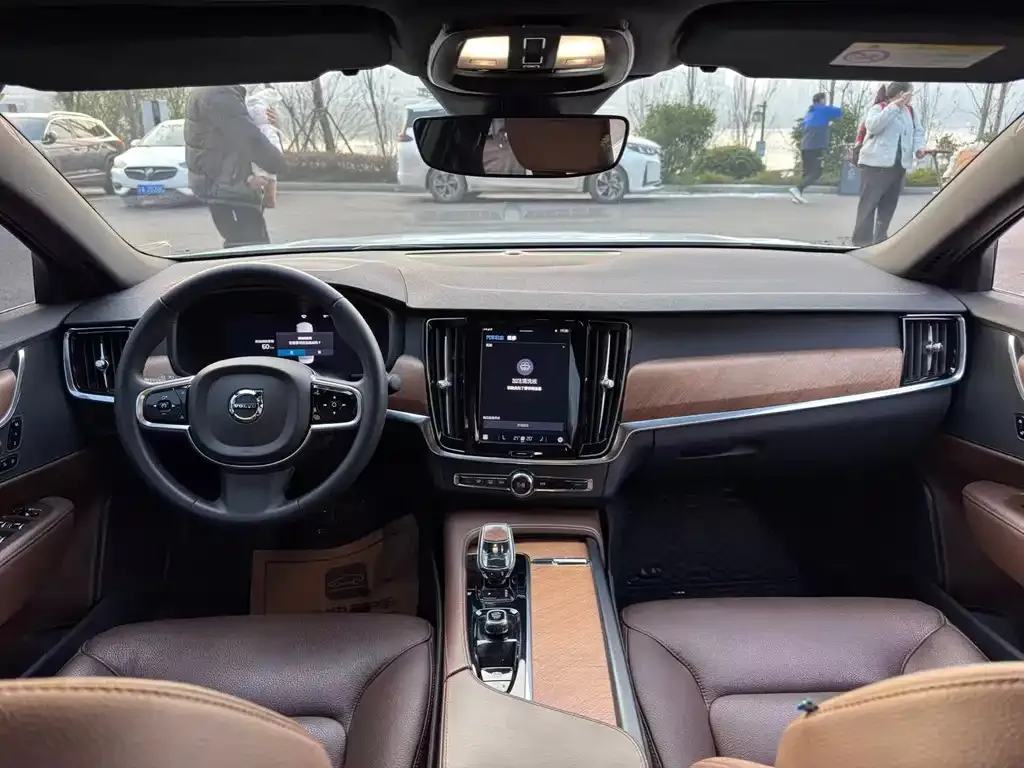 Volvo S90 — фото 3