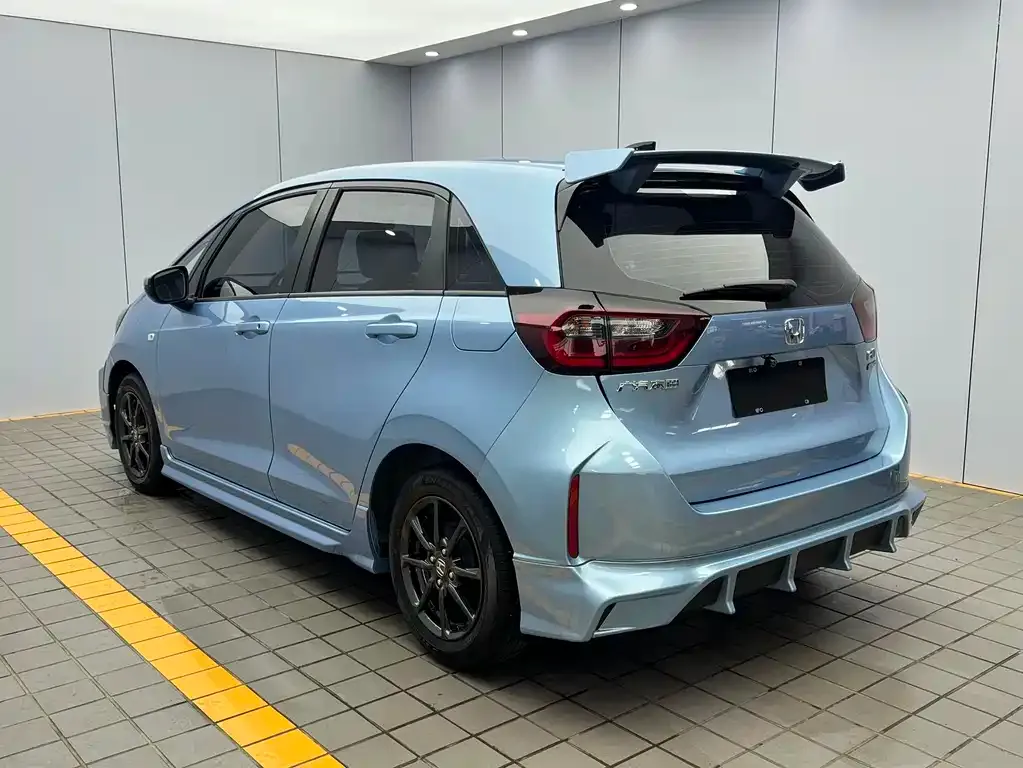 Honda Fit — фото 8