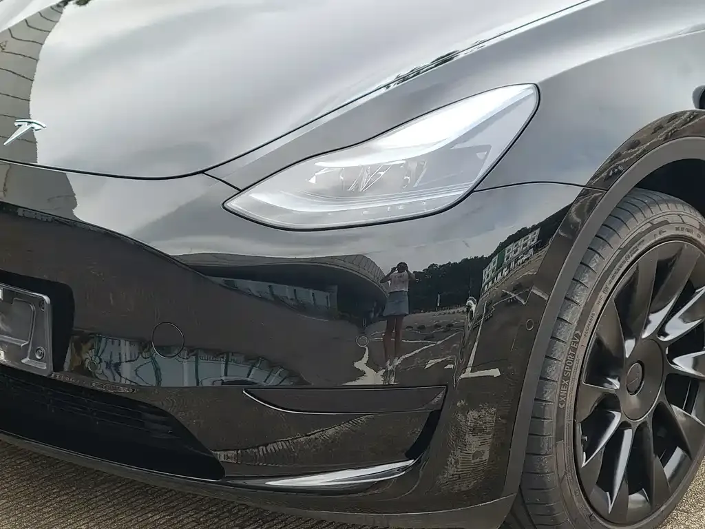Tesla Model Y — фото 4