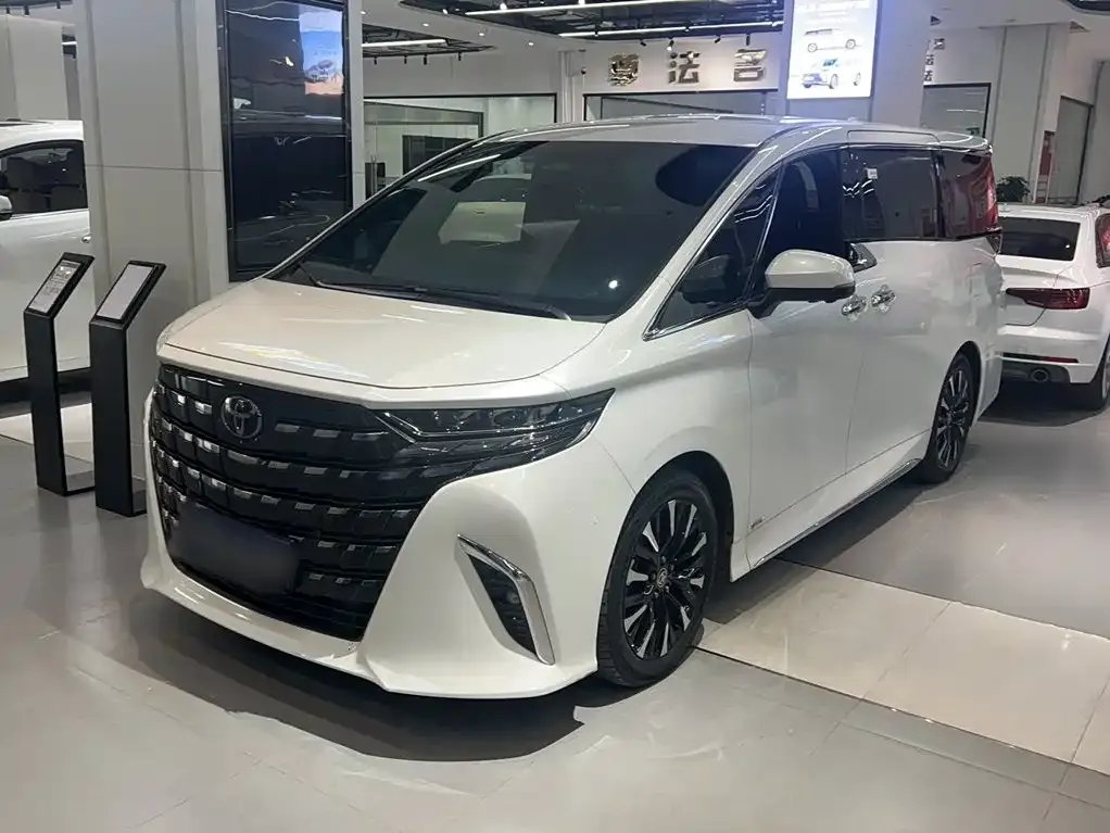 Toyota Alphard — фото 2