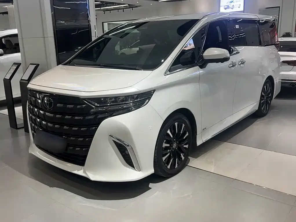 Toyota Alphard — фото 4