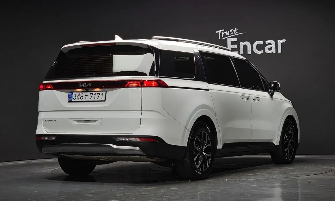 Kia Carnival — фото 5