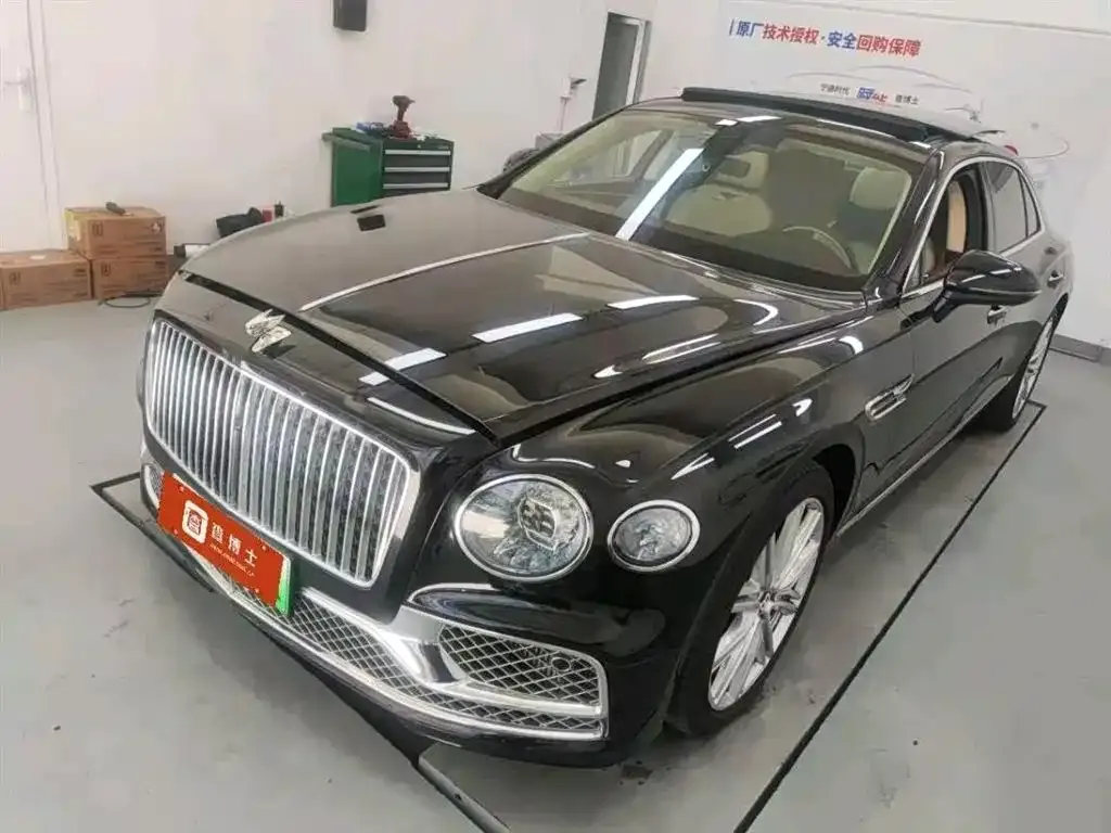 Bentley Flying Spur PHEV — фото 1