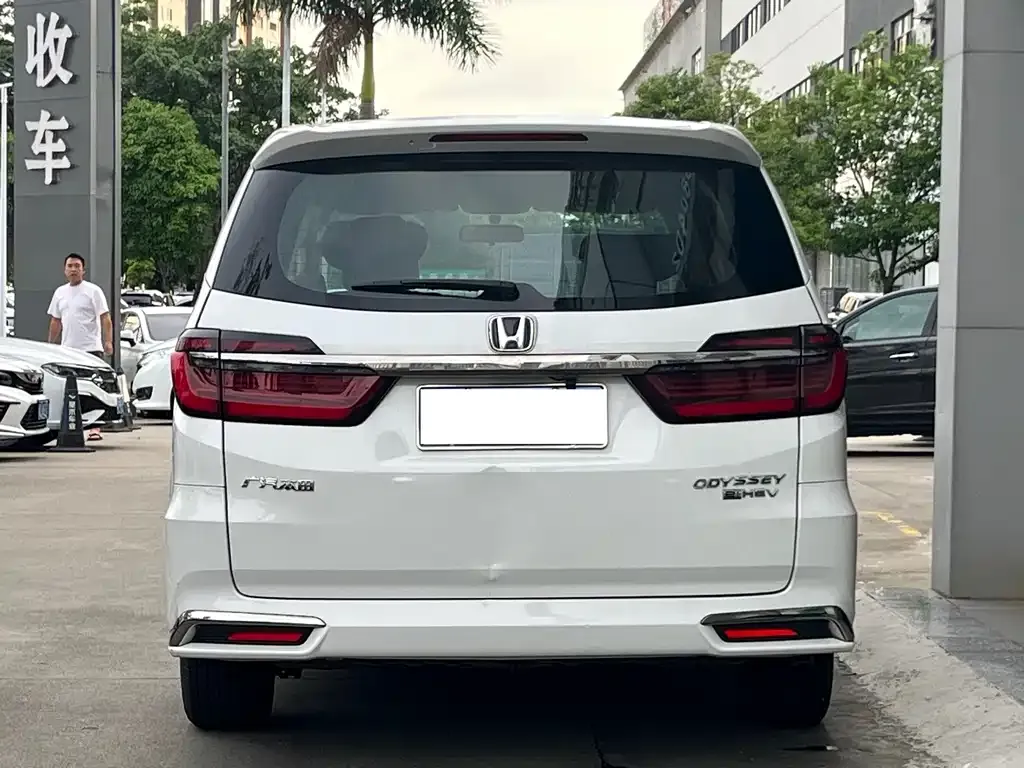 Honda Odyssey — фото 2