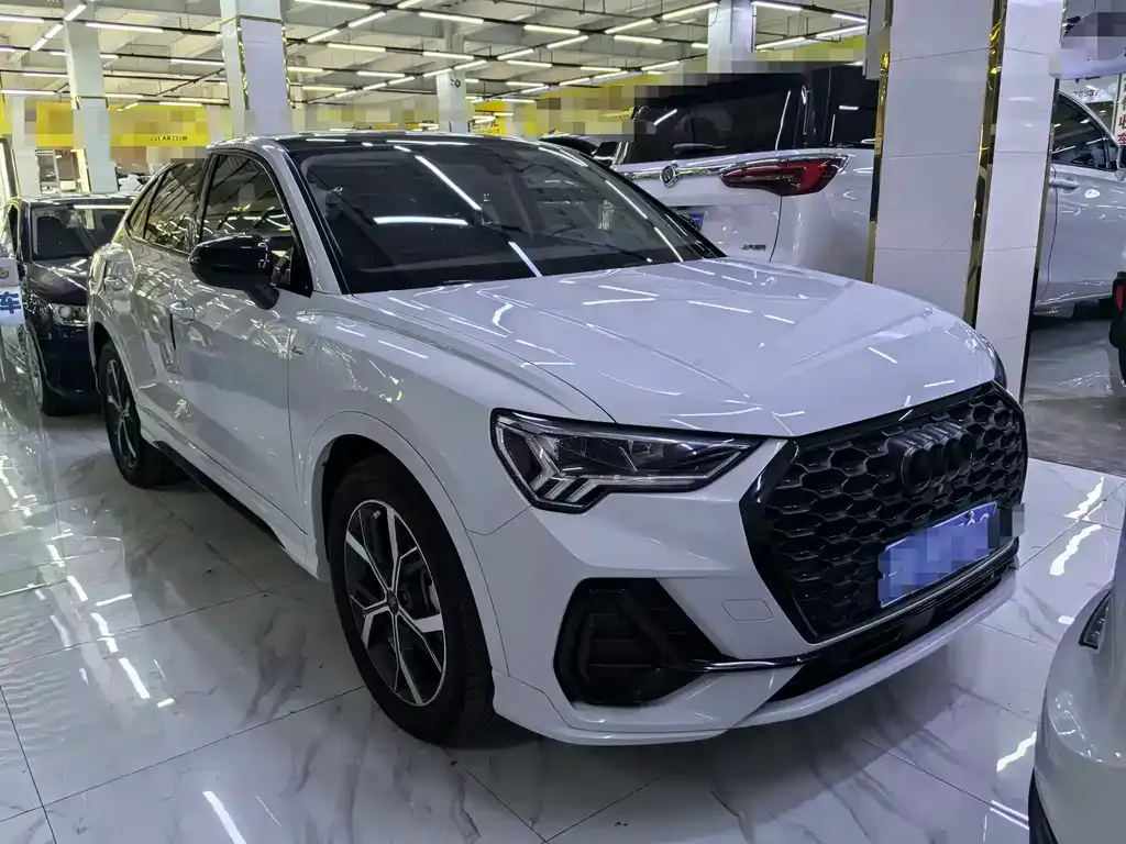 Audi Q3 Sportback — фото 9