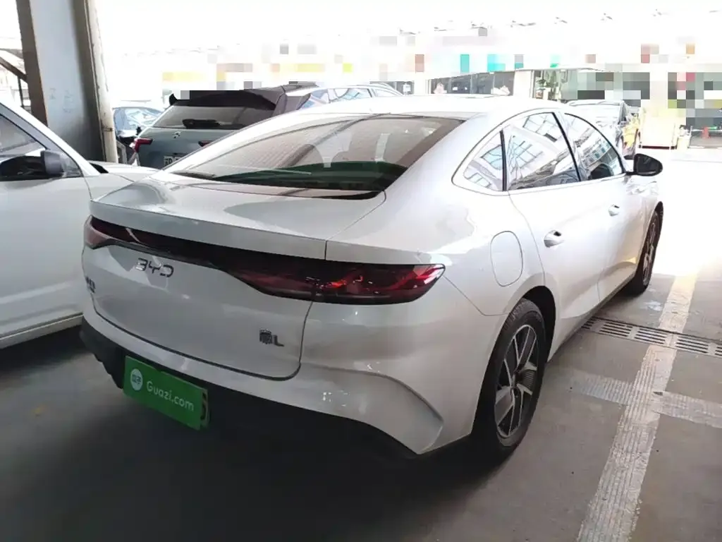 BYD Qin L — фото 8