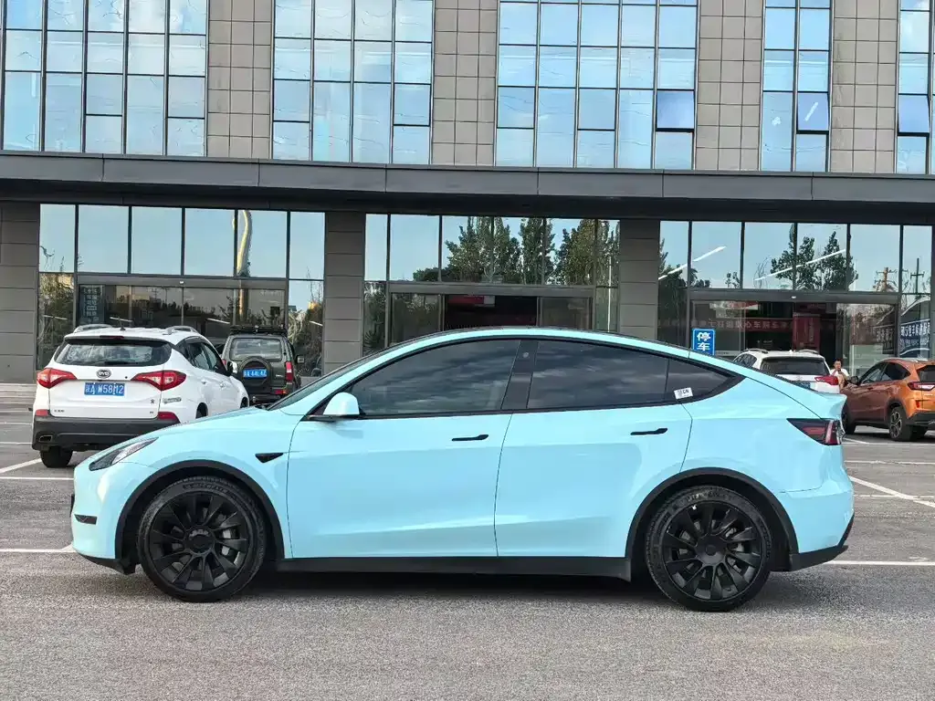 Tesla Model Y — фото 6