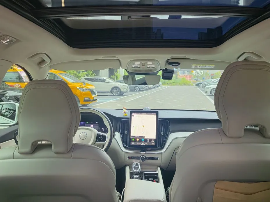 Volvo XC60 2026 из KR, фото 5