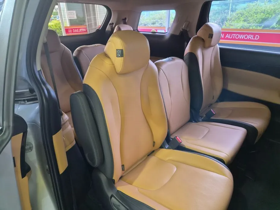 Kia Carnival — фото 10