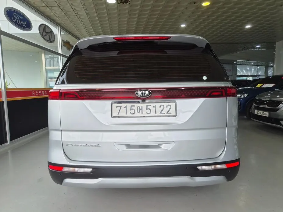 Kia Carnival — фото 2