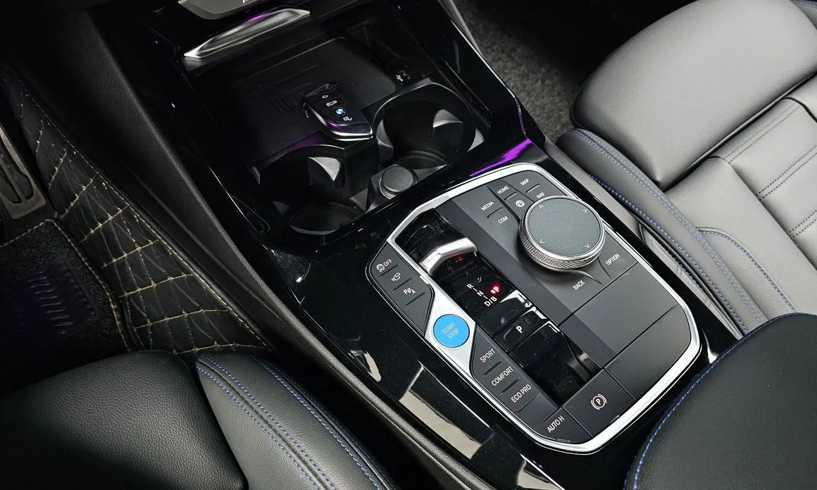 BMW iX3 2024 из KR, фото 6