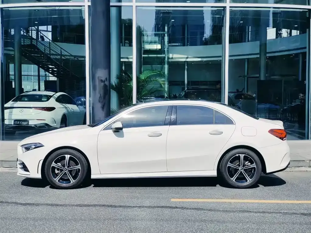 Mercedes-Benz A-Class — фото 8