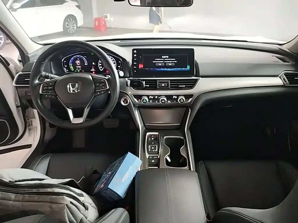 Honda Accord — фото 10