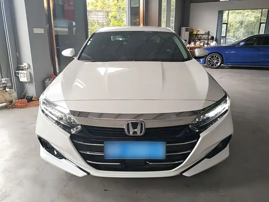 Honda Accord — фото 8