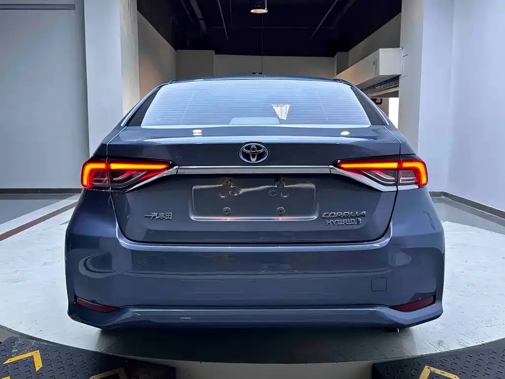 Toyota Corolla — фото 10