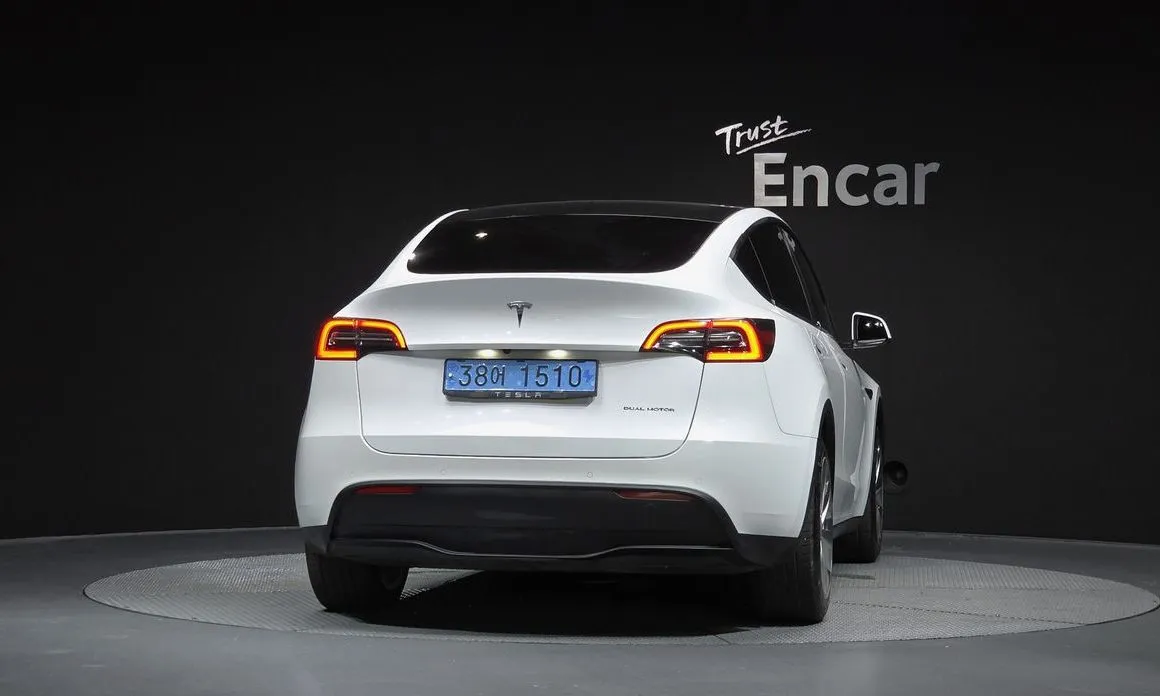 Tesla Model Y — фото 7