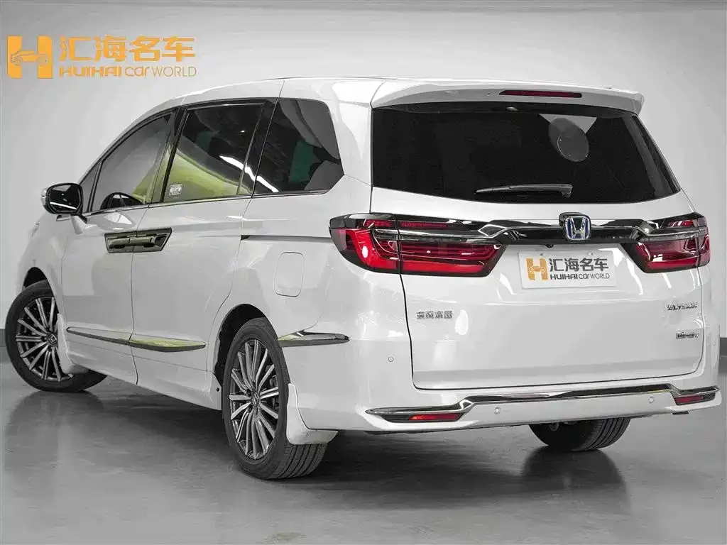 Honda Elysion 2024 из CN, фото 5