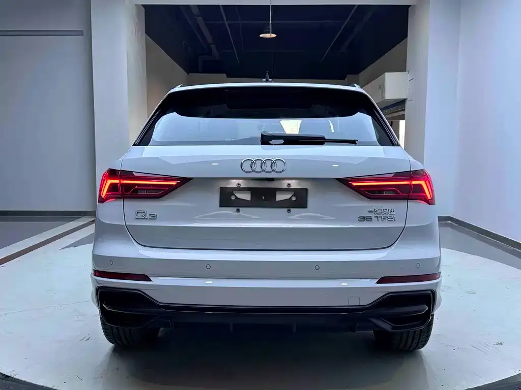 Audi Q3 — фото 8