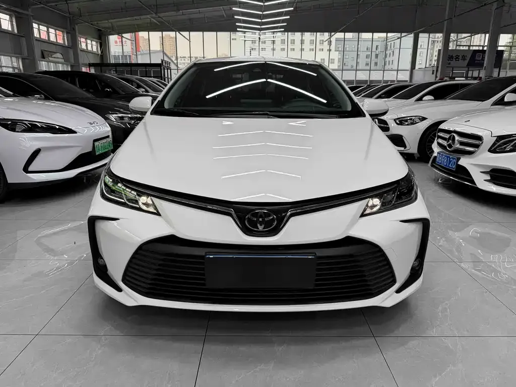 Toyota Corolla — фото 2