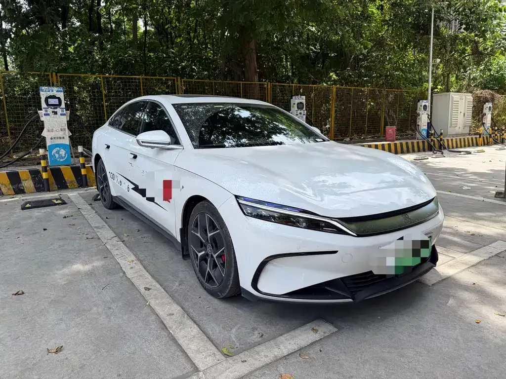 BYD Han — фото 10