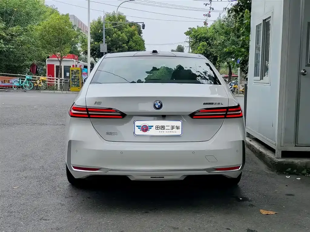 BMW i5 — фото 3