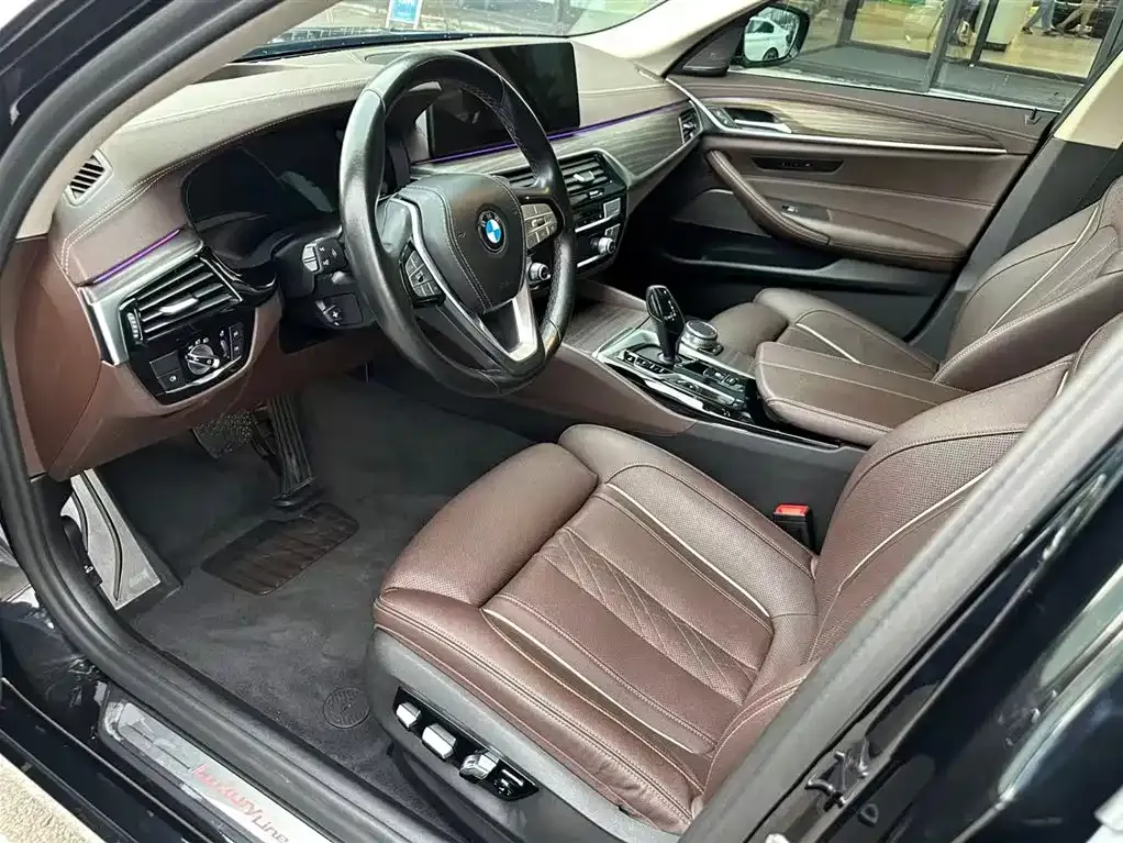 BMW 5 Series — фото 10