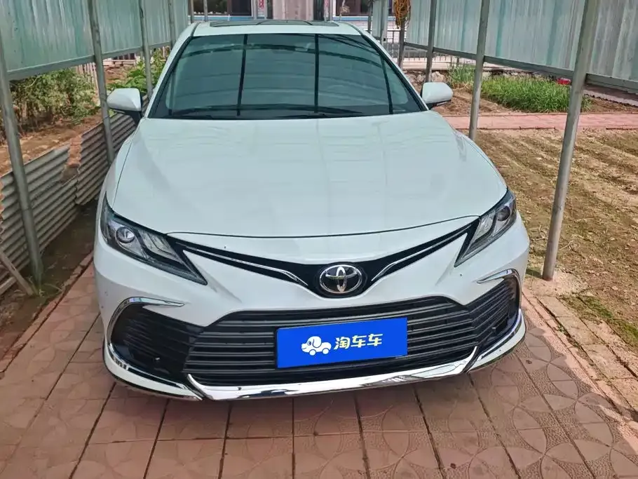 Toyota Camry — фото 7