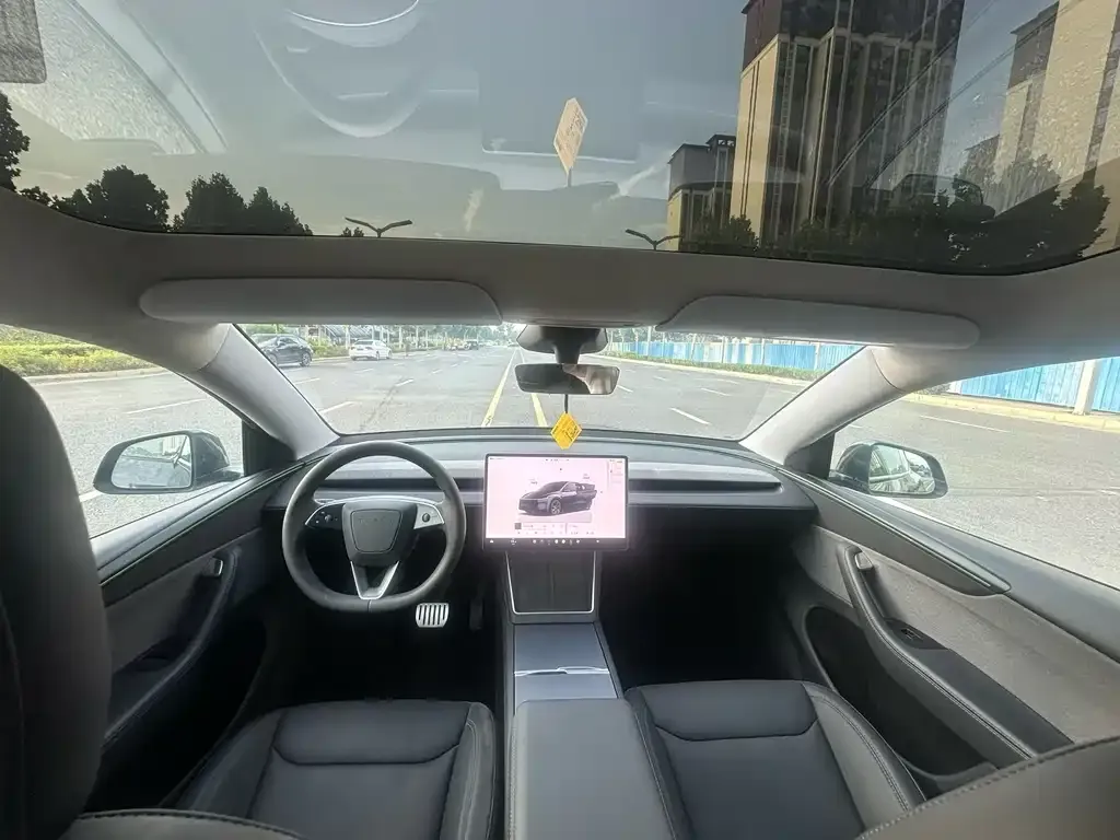 Tesla Model Y — фото 7
