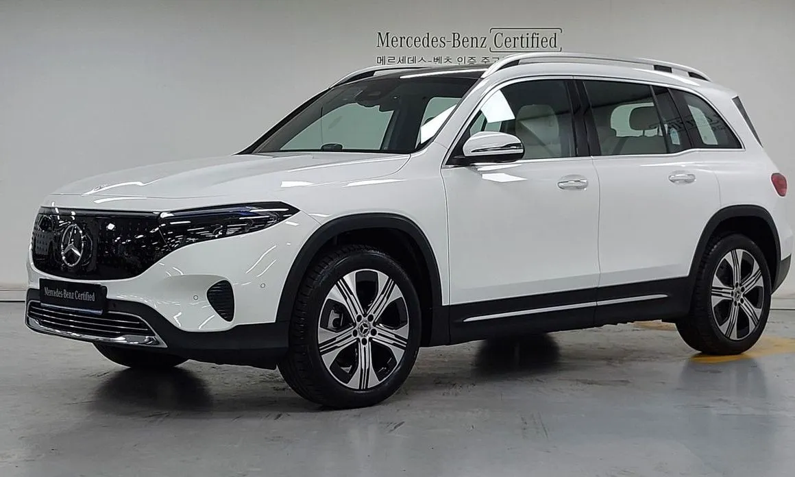 Mercedes-Benz EQB — фото 1