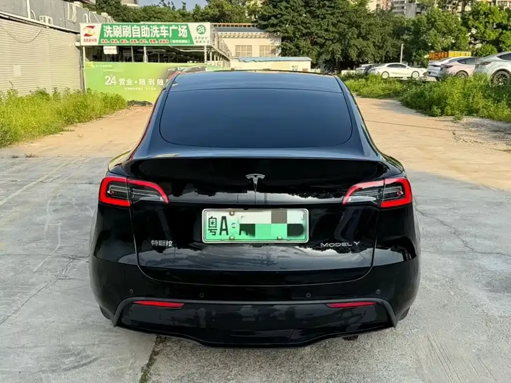 Tesla Model Y — фото 6