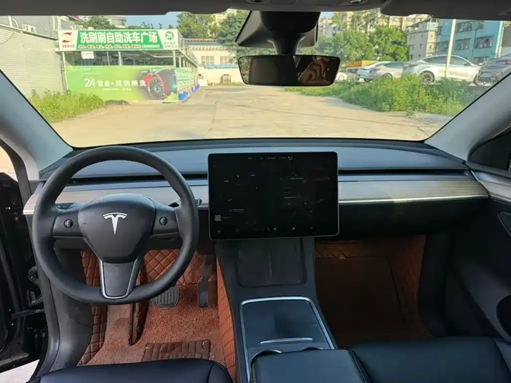 Tesla Model Y — фото 7