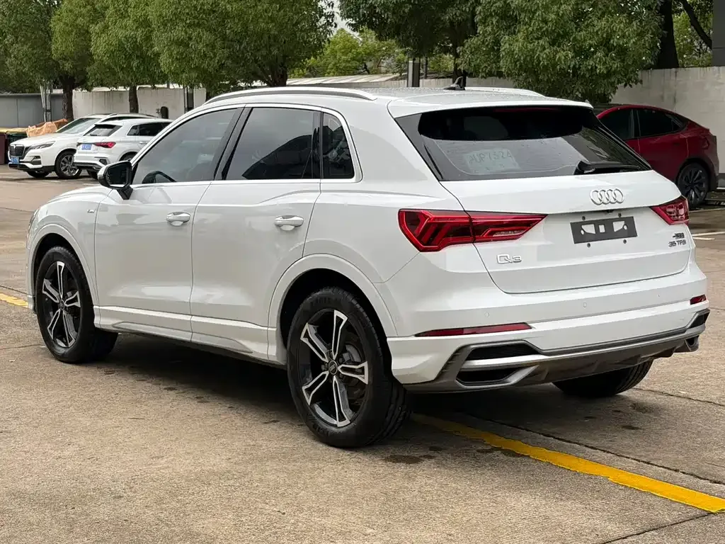 Audi Q3 — фото 6