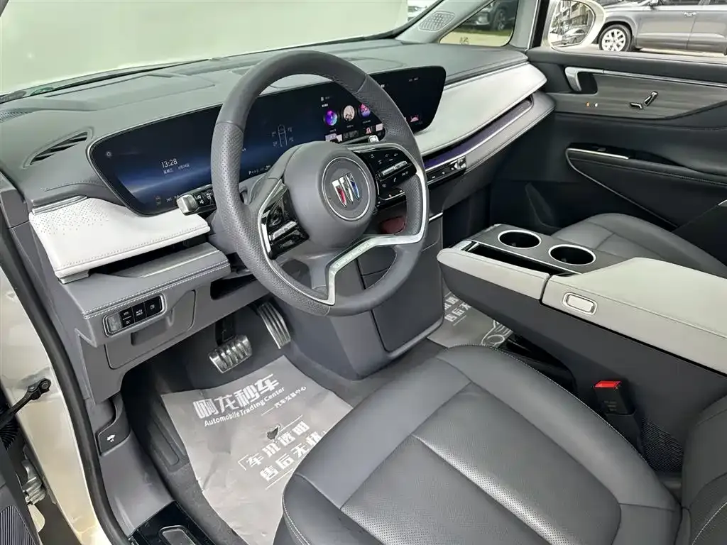 Buick GL8 Hybrid — фото 9