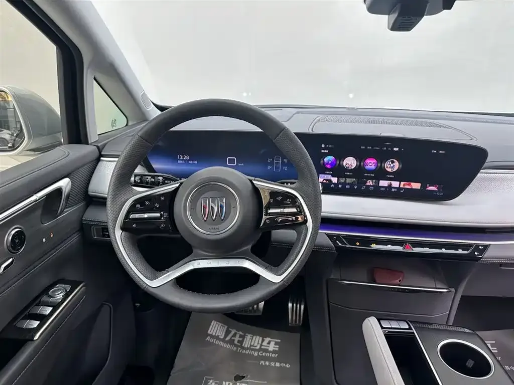Buick GL8 Hybrid — фото 7