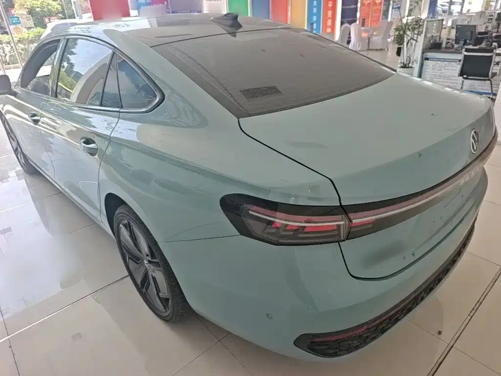 Volkswagen Passat — фото 7