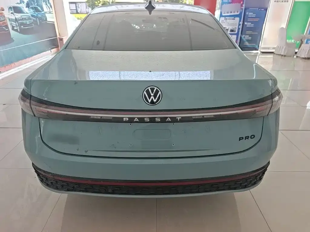 Volkswagen Passat — фото 6