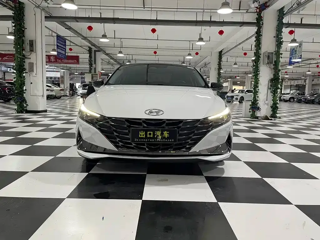 Hyundai Elantra — фото 3