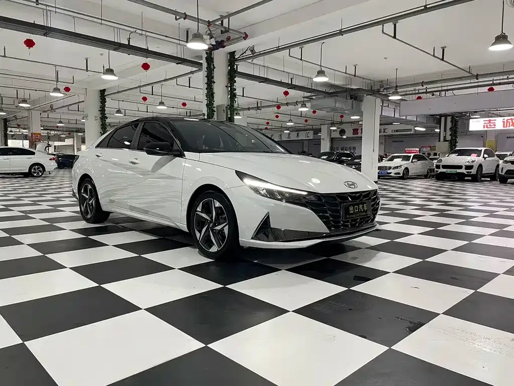 Hyundai Elantra — фото 9